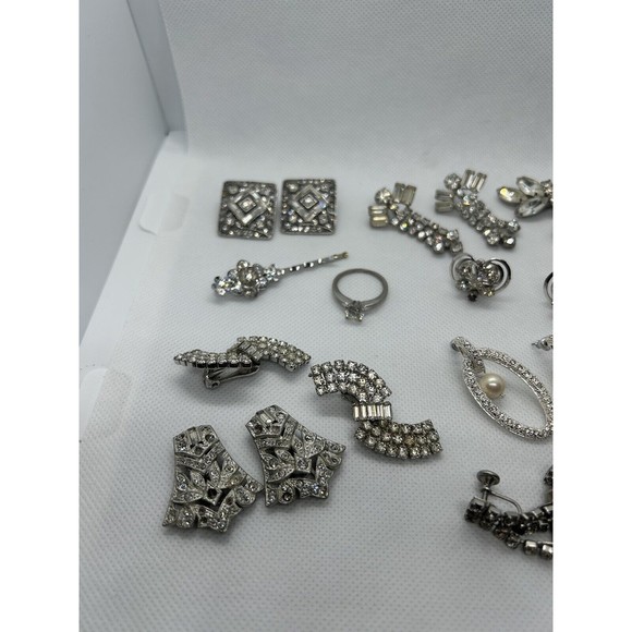 Vintage Clear Rhinestone Clip In, Screw back And Pierced Earrings , Collar Clip - Picture 9 of 9